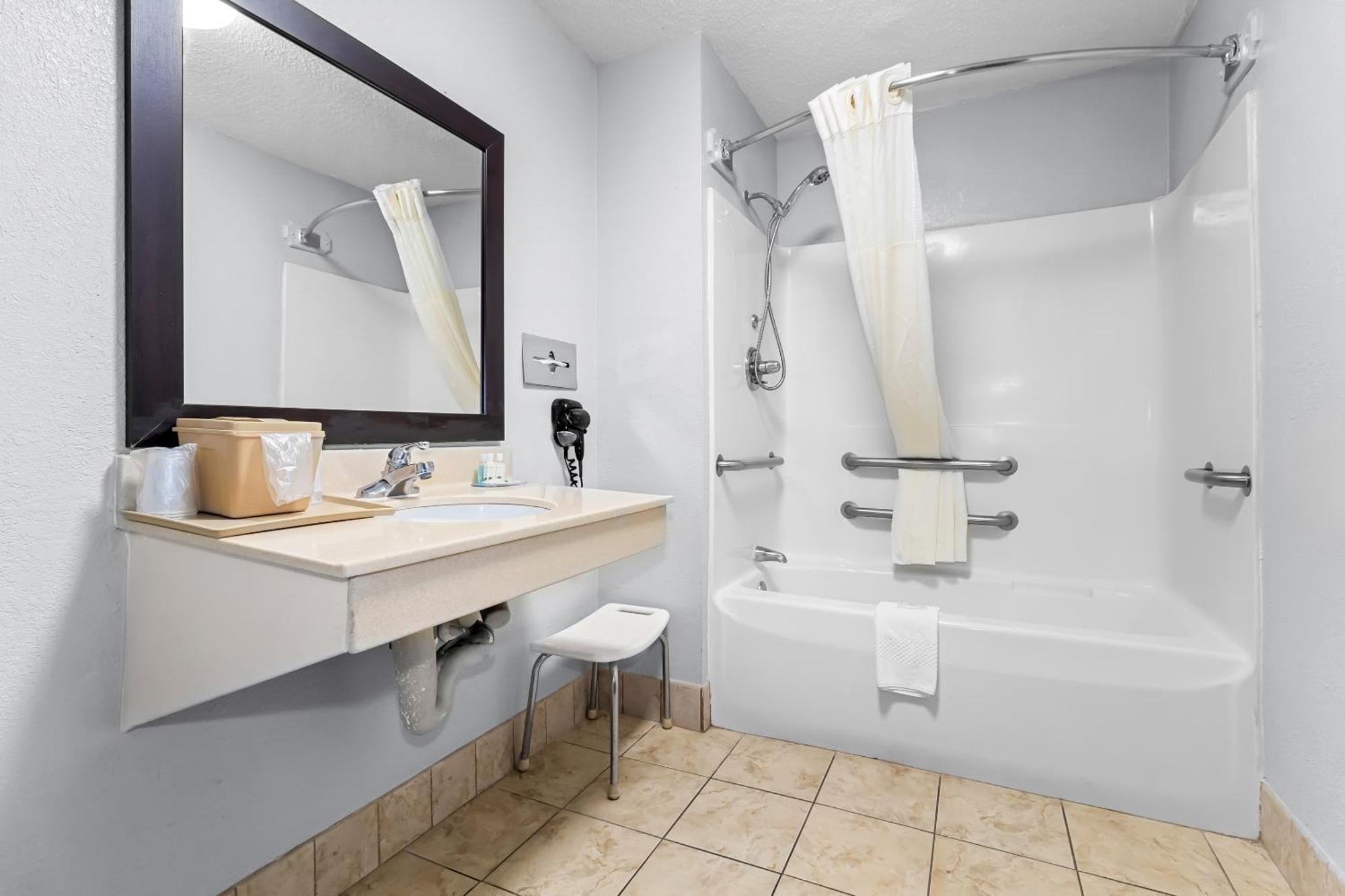 Quality Inn & Suites Florence Civic Center Eksteriør bilde