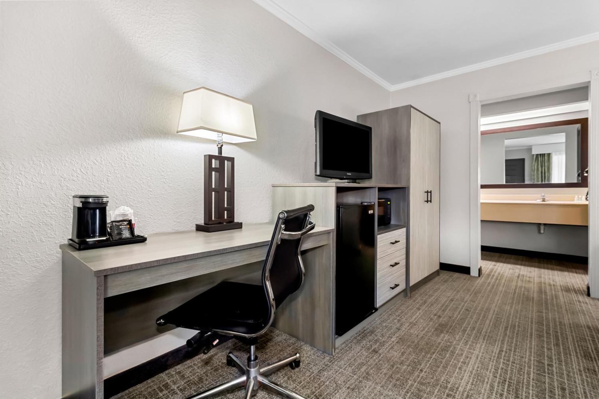 Quality Inn & Suites Florence Civic Center Eksteriør bilde